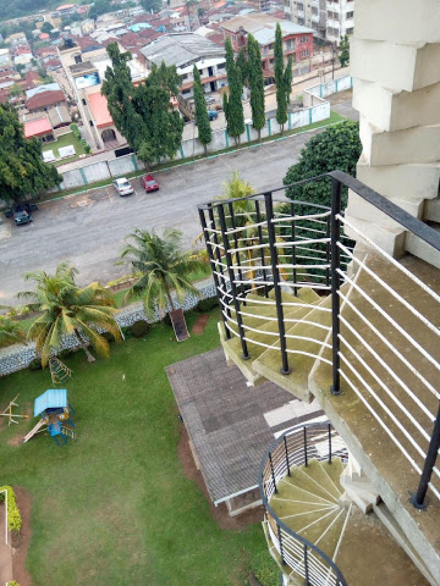 Room In Lodge - Premier Hotel-อิบาดัน ภายนอก รูปภาพ