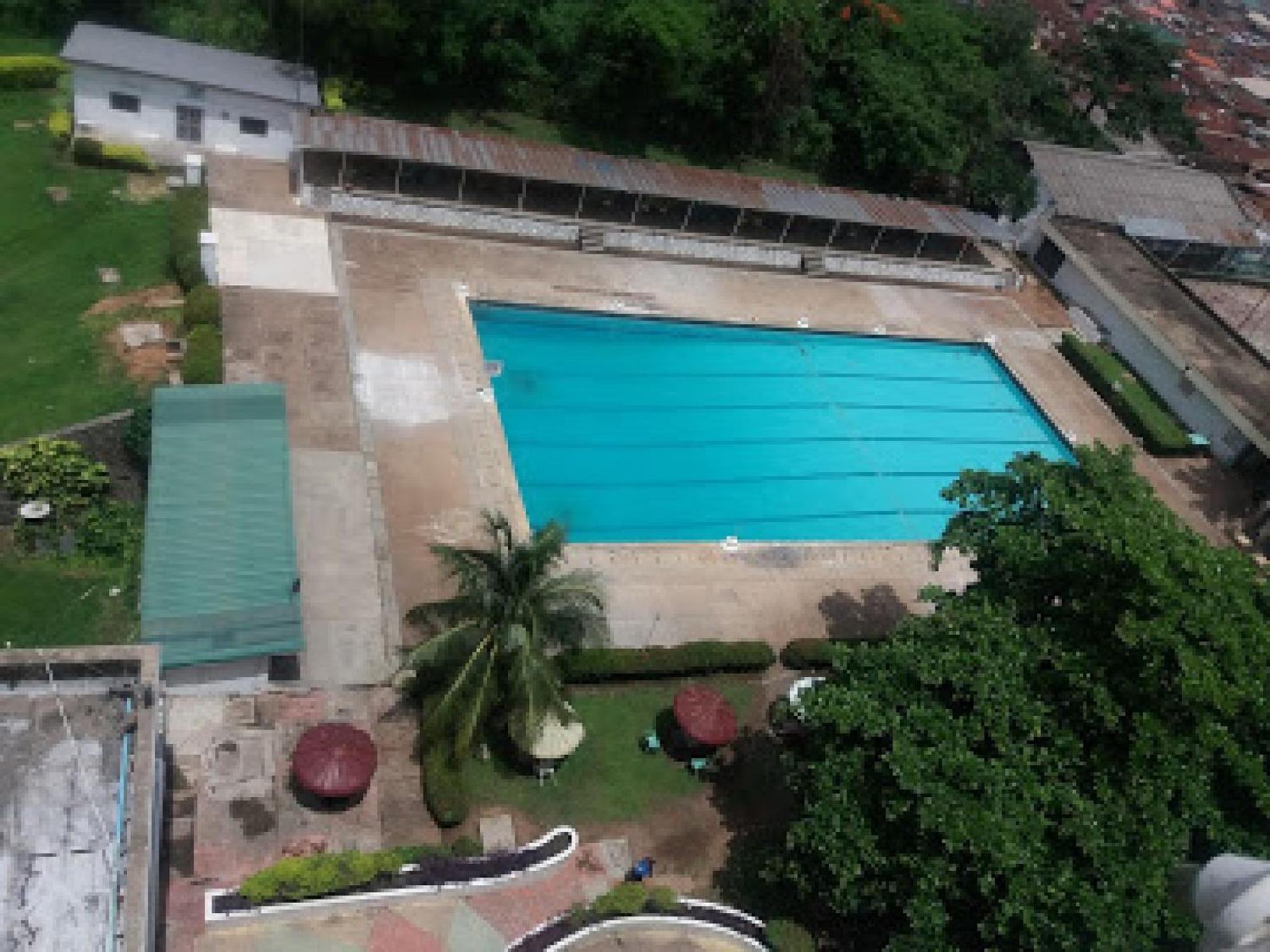 Room In Lodge - Premier Hotel-อิบาดัน ภายนอก รูปภาพ